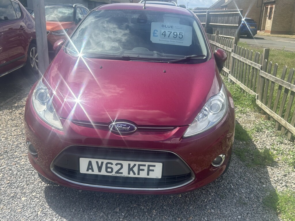 Ford Fiesta Hatchback 1.4 Titanium 2012 AV62KFF Red #3