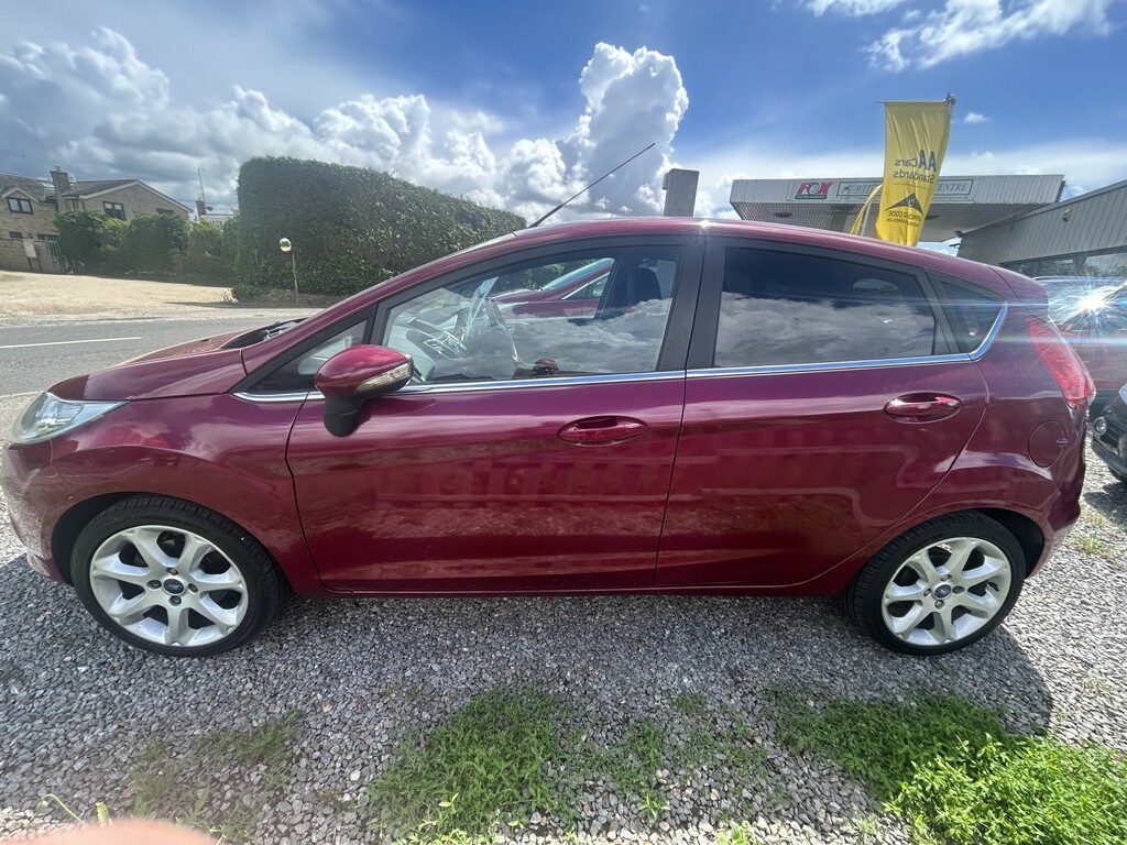 Ford Fiesta Hatchback 1.4 Titanium 2012 AV62KFF Red #5