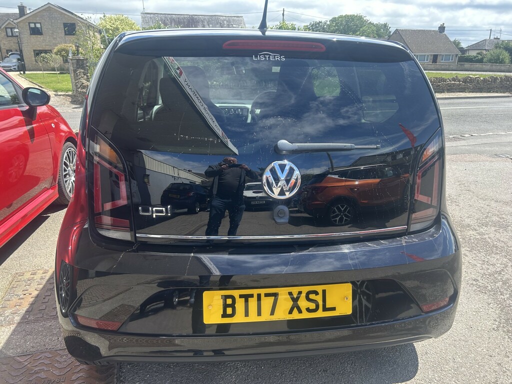 Volkswagen Up Hatchback 1.0 Up Beats 2017 Black #6