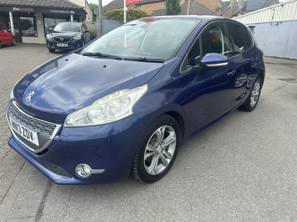Peugeot 208 Hatchback 1.2 Vti Allure 2013 WN13ZDV Blue