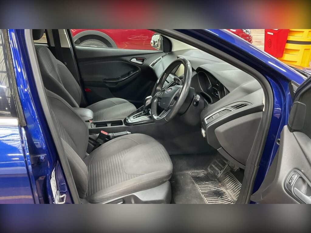 Ford Focus 2.0L St-2 Tdci 183 Bhp Blue #10