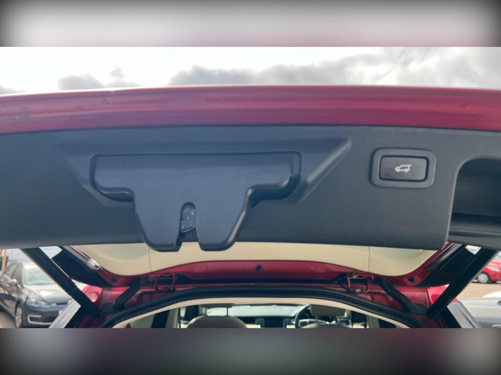 Land Rover Discovery Sport 2.0 Td4 Hse 4Wd Euro 6 Ss 5 Seat Red #3