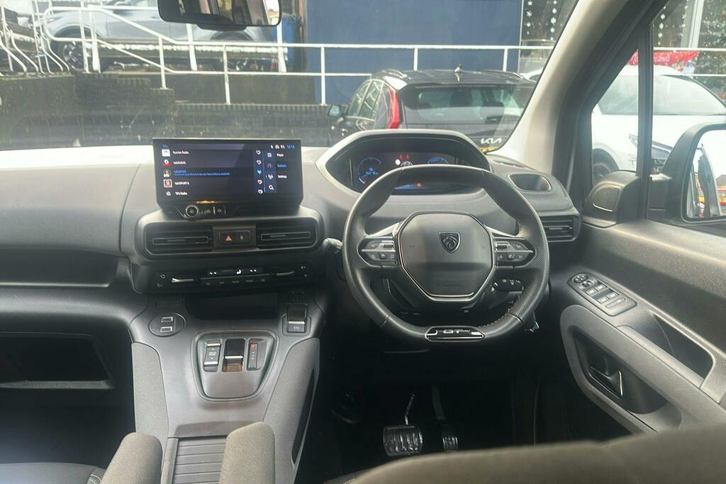 Peugeot e-Rifter 52Kwh Gt Standard Mpv Green #6