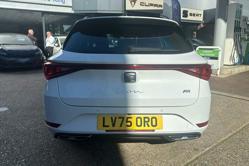 Seat Leon 1.5 Etsi Mhev Fr Estate Hybrid Dsg White #6