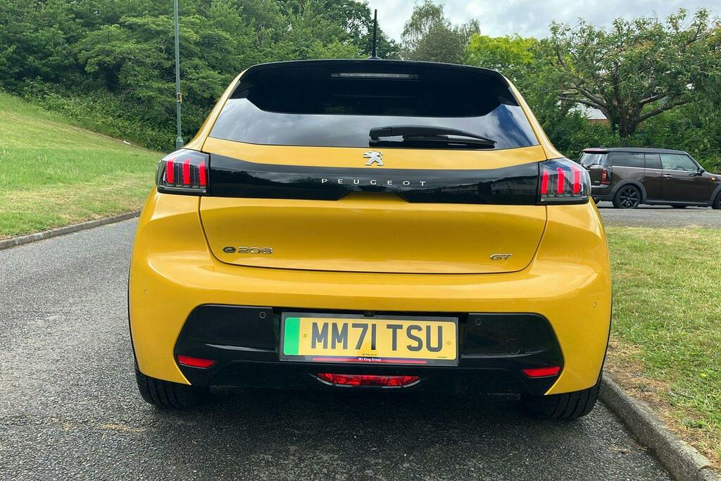 Peugeot e-208 50Kwh Gt Premium Hatchback MM71TSU Yellow #6