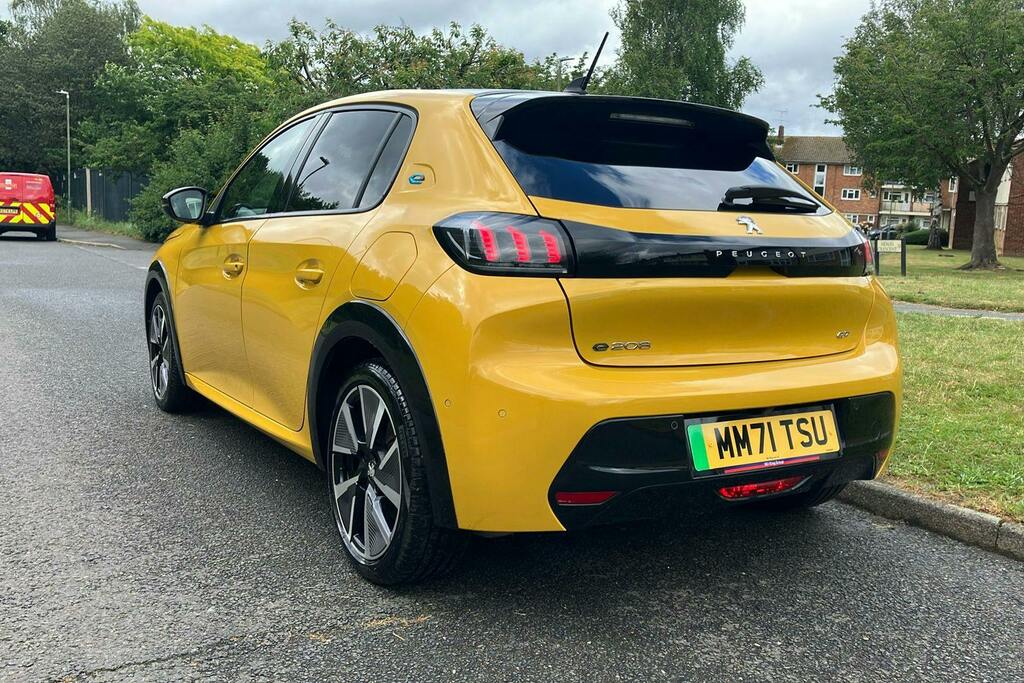 Peugeot e-208 50Kwh Gt Premium Hatchback MM71TSU Yellow #2