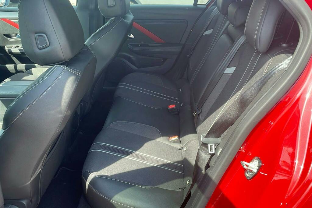 Vauxhall Astra 1.6 12.4Kwh Gs Line Hatchback Plug In H LV22YOW Red #4