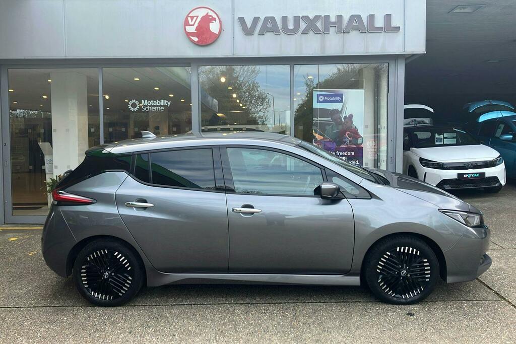 Nissan Leaf 39Kwh N Connecta Hatchback AO72MSV Grey #5