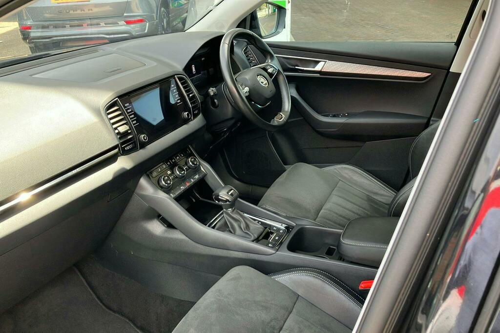 Skoda Karoq 1.5 Tsi Act Se L Suv Dsg VN72RFF Black #3