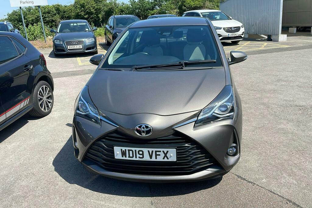 Toyota Yaris 1.5 Vvt I Icon Tech Hatchback WD19VFX Brown #4