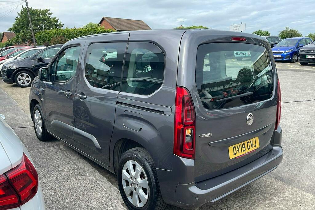 Vauxhall Combo Life 1.2 Turbo Gpf Energy Mpv DY19GVJ Grey #2