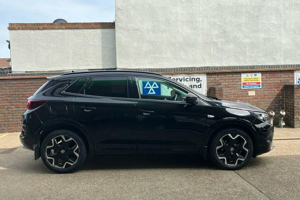 Vauxhall Grandland 1.2 Turbo Ultimate Suv ND72YDX Black #5