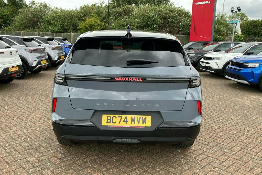 Vauxhall Grandland 1.2 Ultimate Suv Hybrid E Dct Black #6