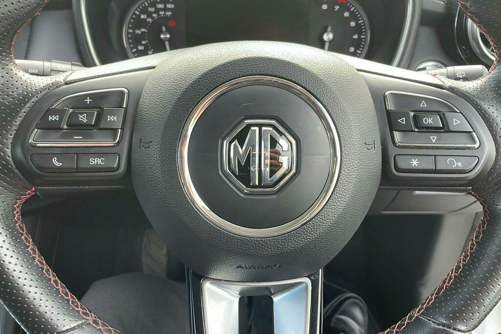 MG HS Exclusive White #19