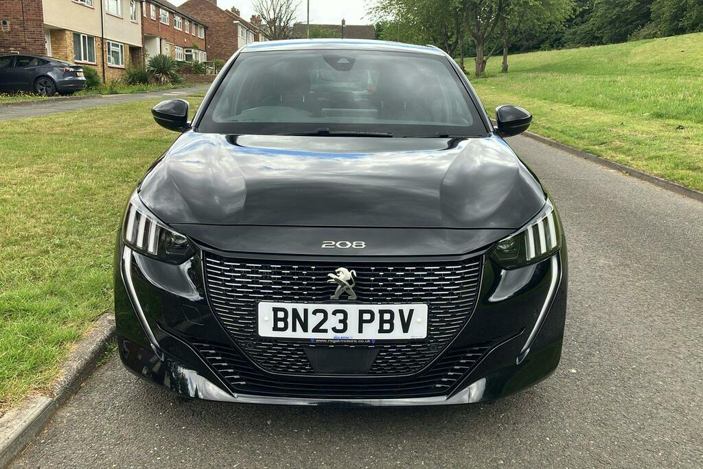 Peugeot 208 1.5 Bluehdi 100 Allure Premium - Reversing C Red #42