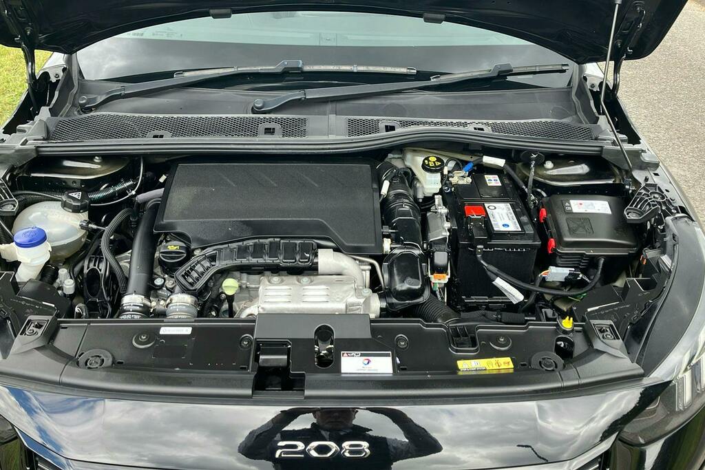 Peugeot 208 1.5 Bluehdi 100 Allure Premium - Reversing C Red #38