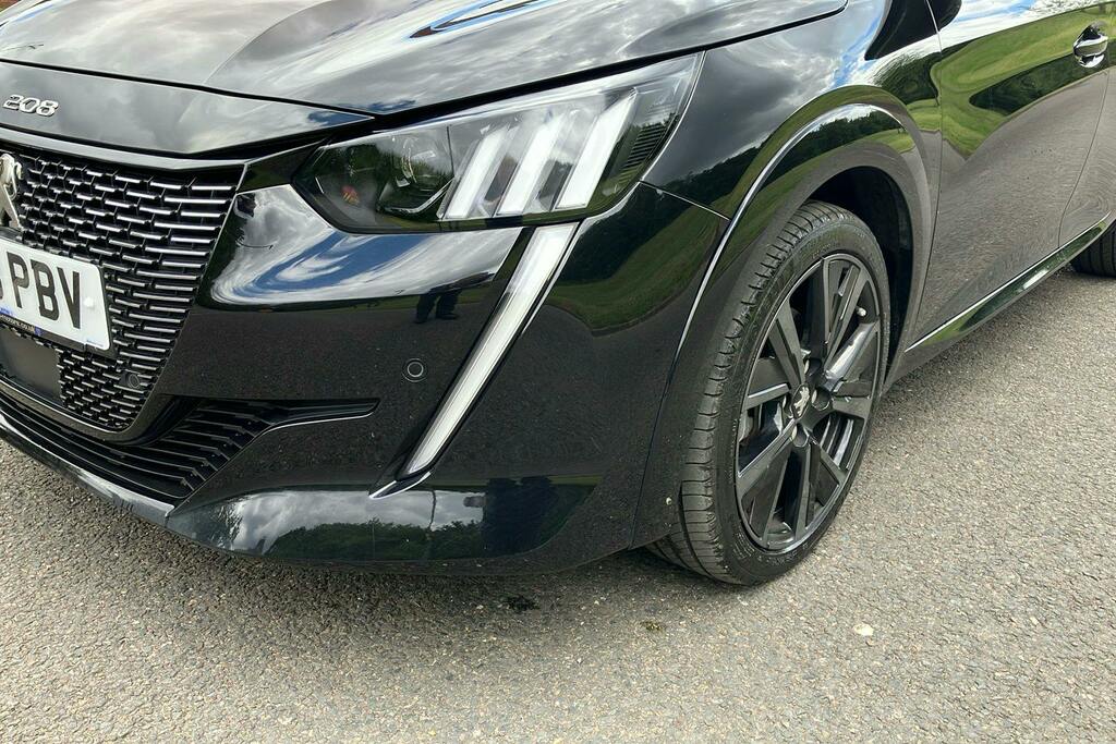 Peugeot 208 1.5 Bluehdi 100 Allure Premium - Reversing C Red #26