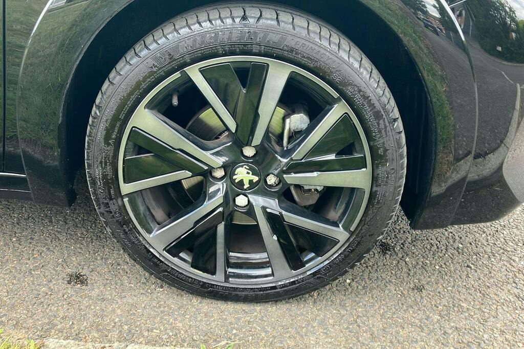 Peugeot 208 1.5 Bluehdi 100 Allure Premium - Reversing C Red #8