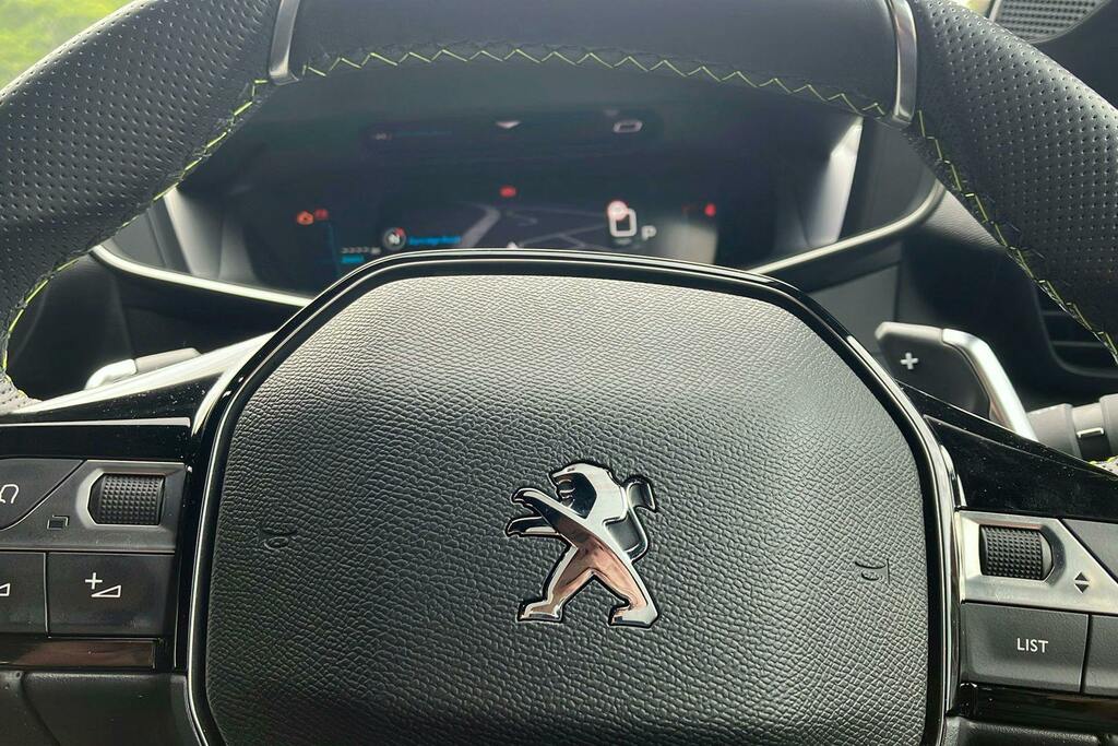 Peugeot 208 1.5 Bluehdi 100 Allure Premium - Reversing C Red #34