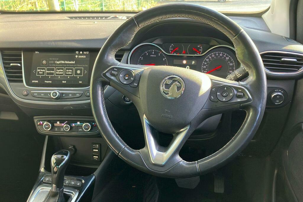 Vauxhall Crossland Design White #11