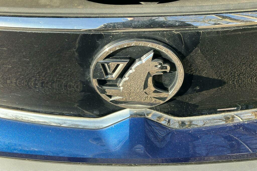 Vauxhall Crossland Design White #20