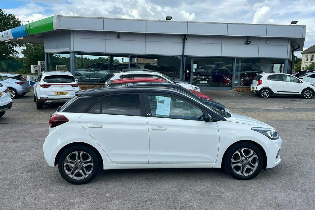 Hyundai I20 1.2 Play Hatchback White #5