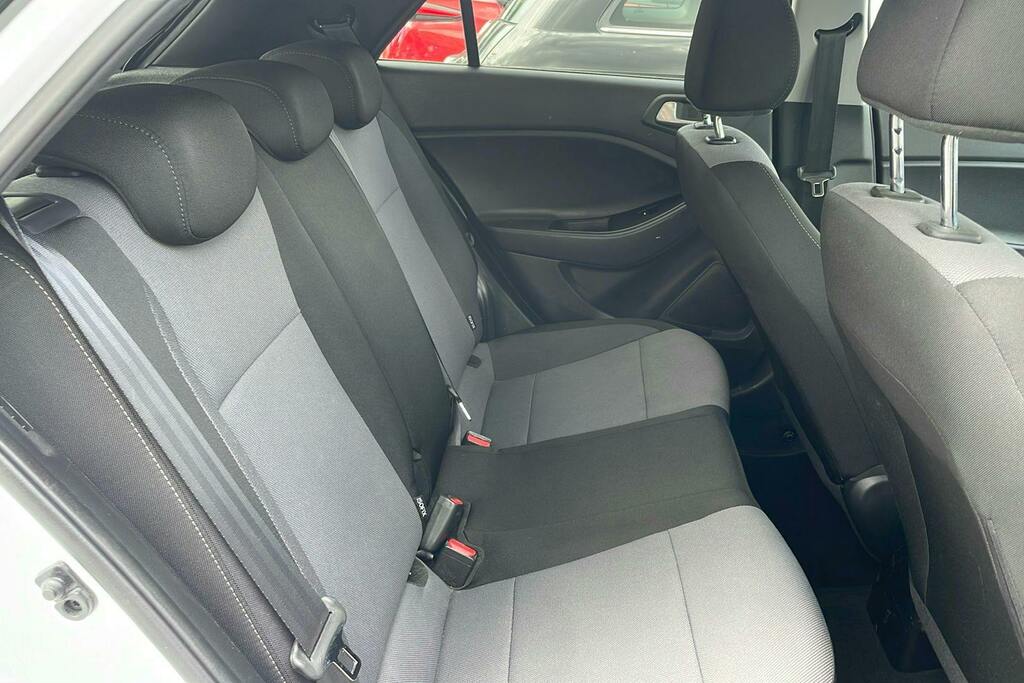 Hyundai I20 1.2 Mpi S Red #25