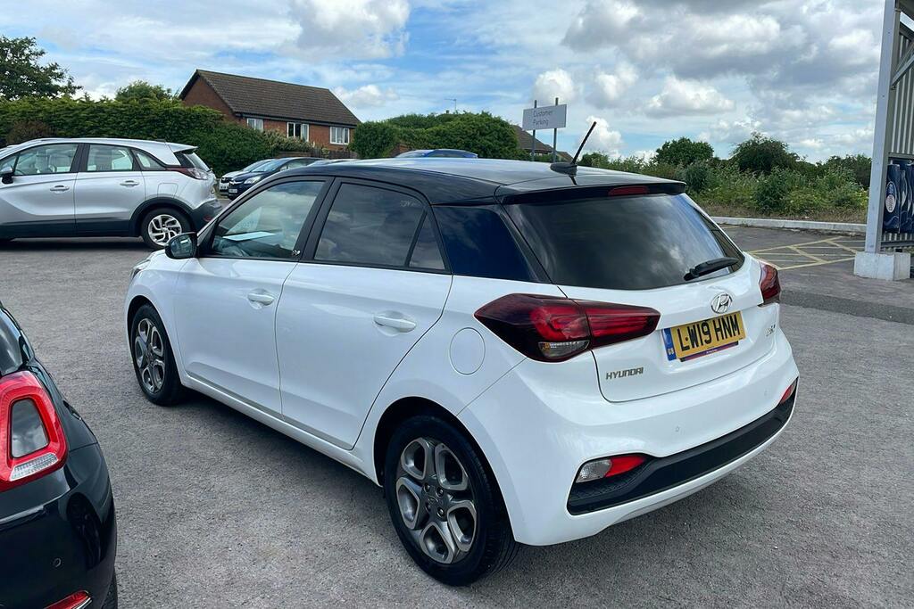 Hyundai I20 1.2 Play Hatchback White #2
