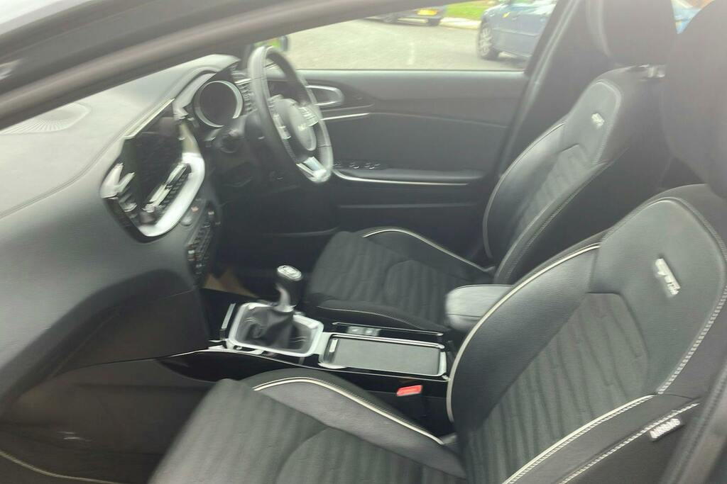 Kia Xceed 1.5 T Gdi Gt Line Suv Grey #3