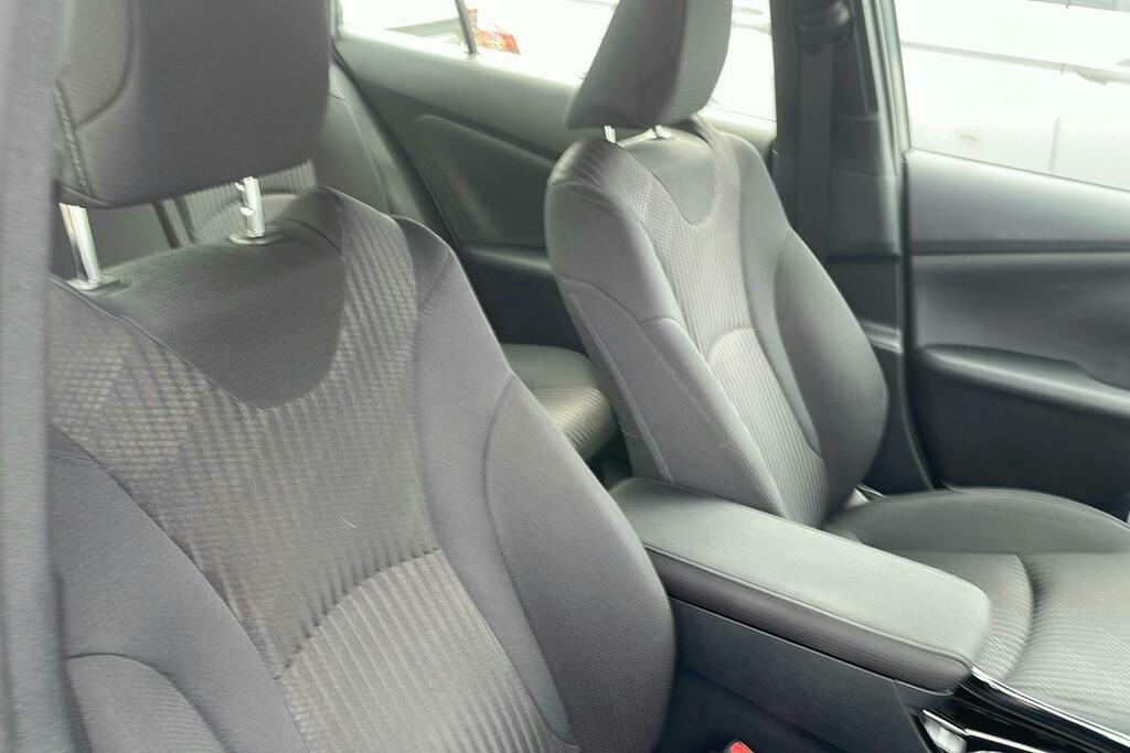 Toyota Prius+ 1.8L Excel Grey #25