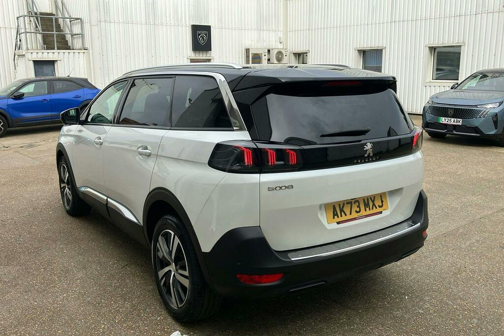 Peugeot 5008 1.5 Bluehdi Allure Premium Plus Suv Ea White #2