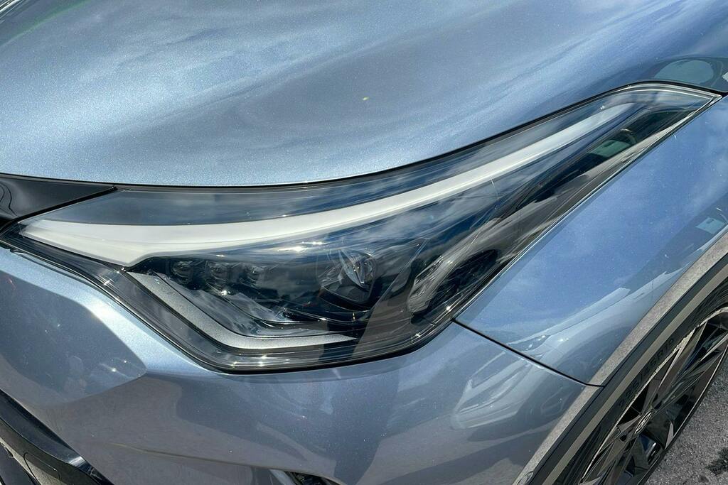 Toyota C-Hr Excel White #32