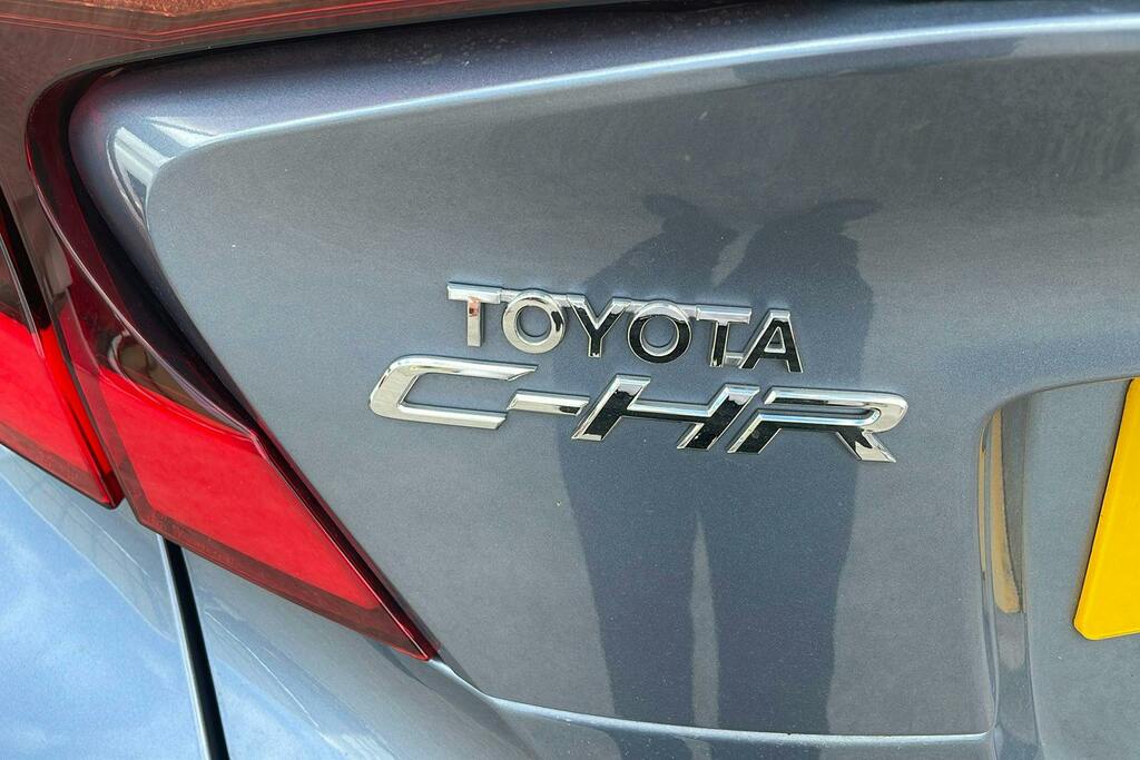 Toyota C-Hr Excel White #43