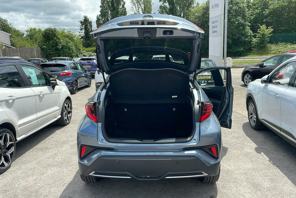 Toyota C-Hr Excel White #10