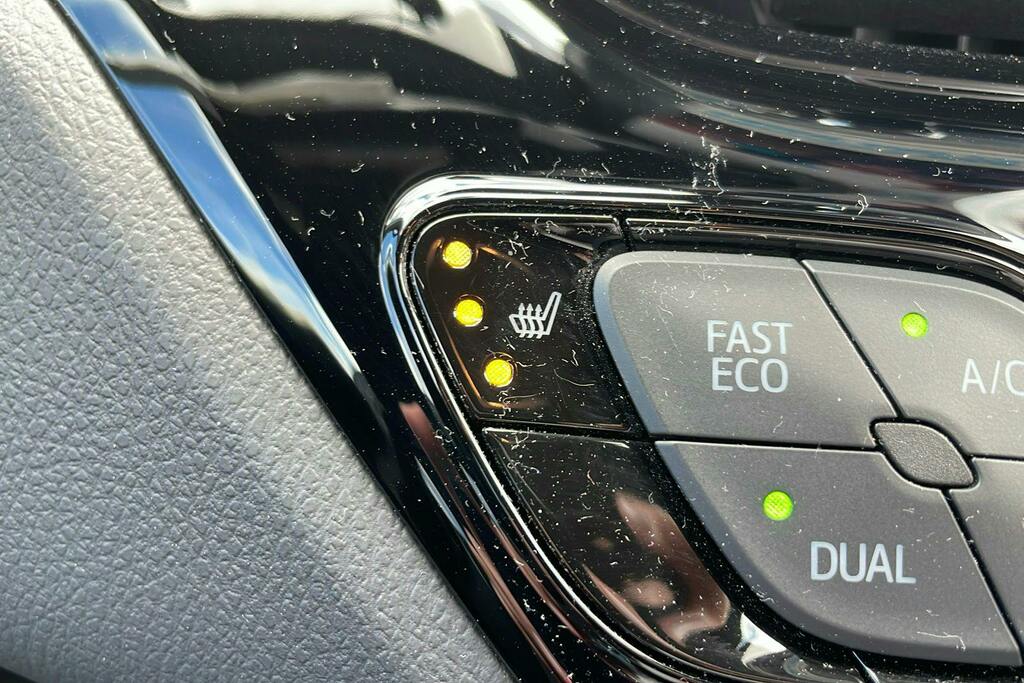 Toyota C-Hr Excel White #17