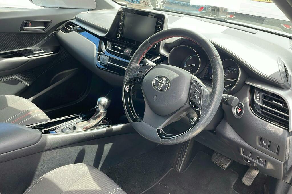 Toyota C-Hr Excel White #9
