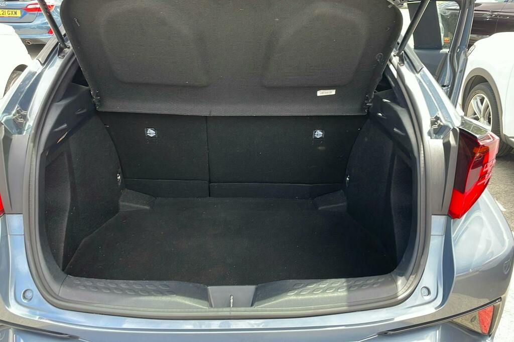 Toyota C-Hr Excel White #11