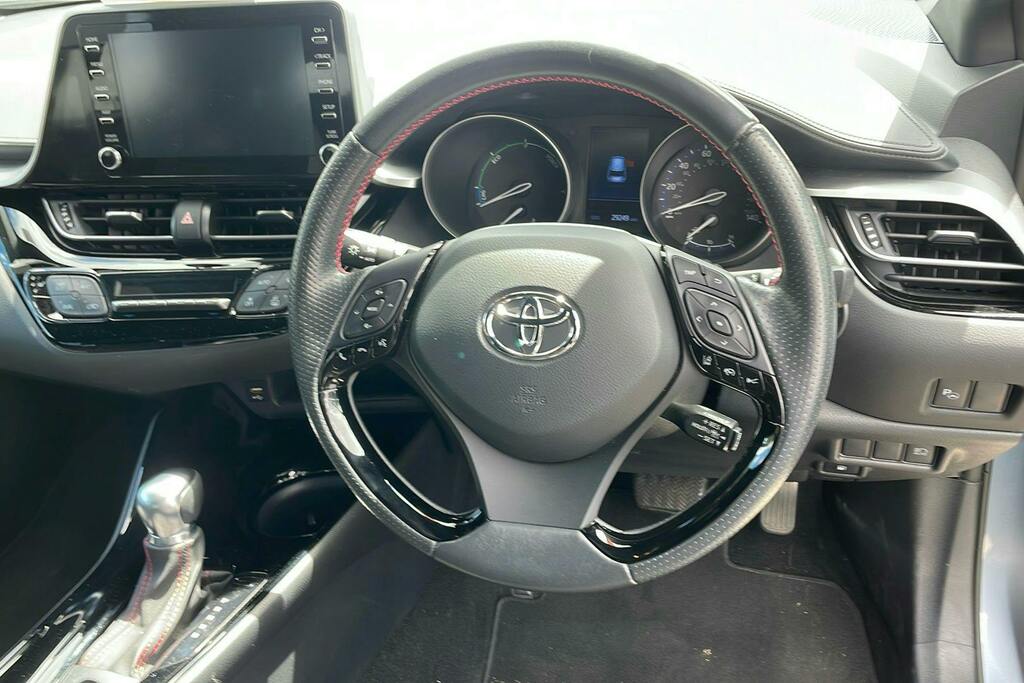 Toyota C-Hr Excel White #12