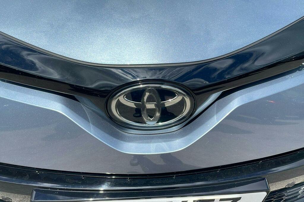 Toyota C-Hr Excel White #31