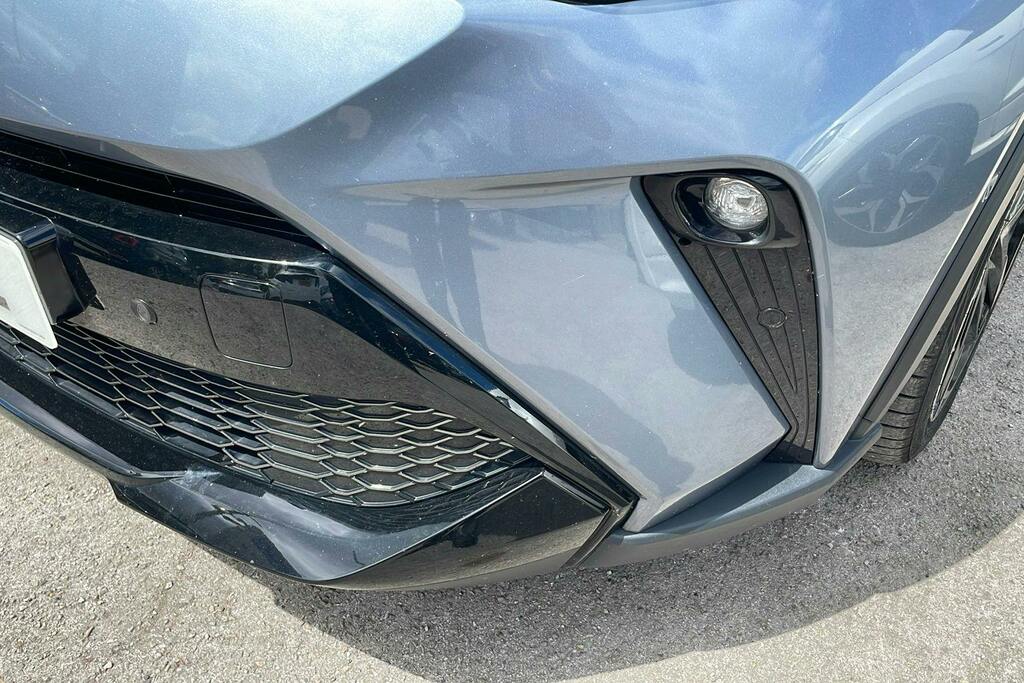 Toyota C-Hr Excel White #33