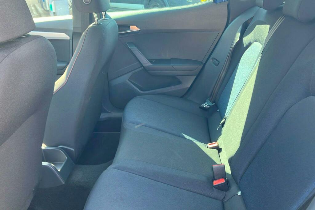 Seat Arona 1.0 Tsi Fr Suv White #4