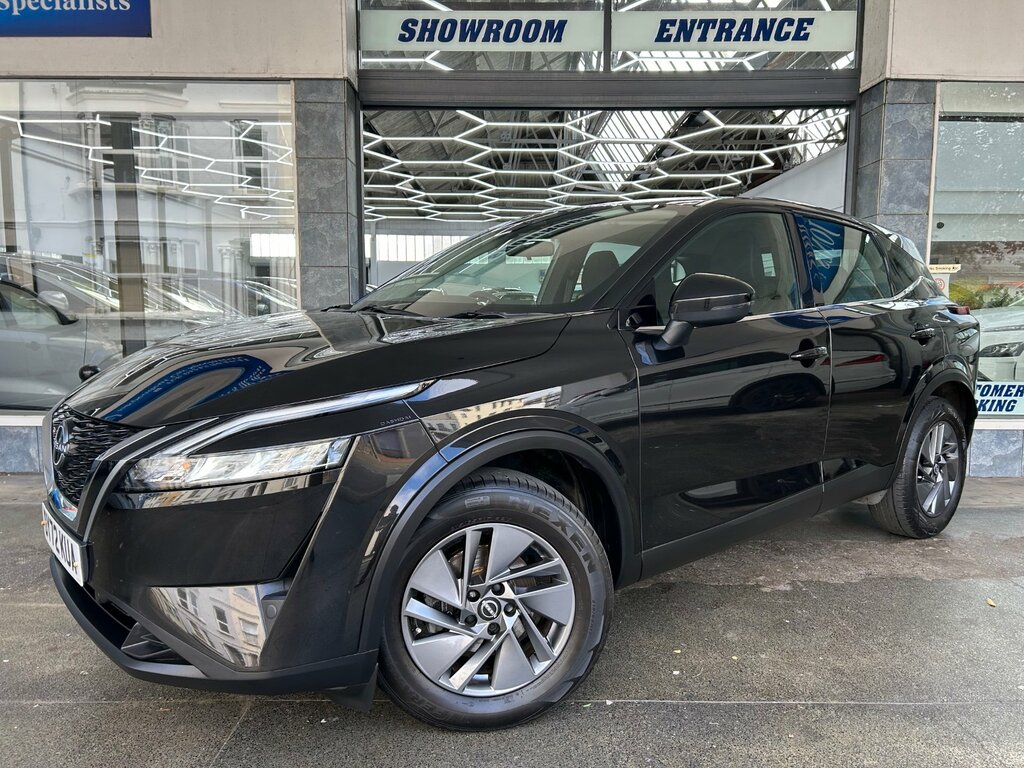 Nissan Qashqai 1.3 Dig-t Mhev Acenta Premium Suv Hybrid Ma DY72KUA Black #2