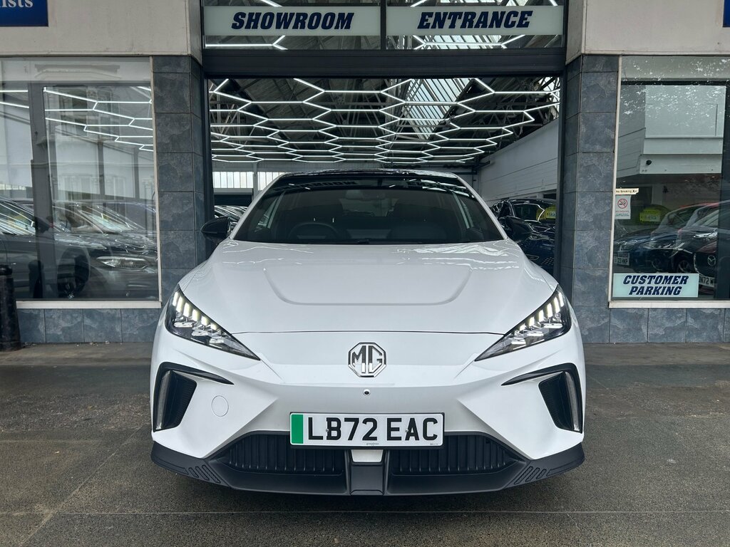 MG MG4 64Kwh Trophy Long Range Hatchback 2 White