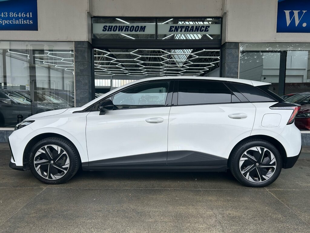 MG MG4 64Kwh Trophy Long Range Hatchback 2 White #3