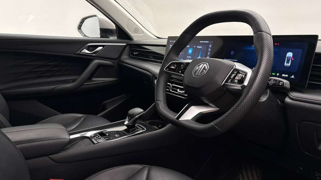 MG HS 1.5 T-gdi 24.7Kwh Trophy Suv Plug-in Hy Silver #2