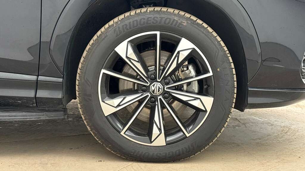 MG HS 1.5 T-gdi 24.7Kwh Trophy Suv Plug-in Hy Black #6
