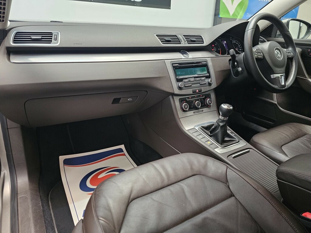 Volkswagen Passat Silver #10