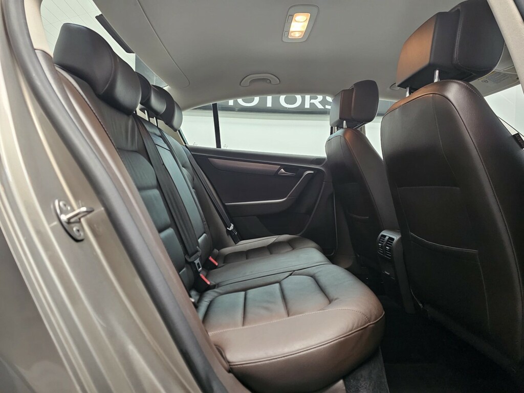 Volkswagen Passat Silver #24