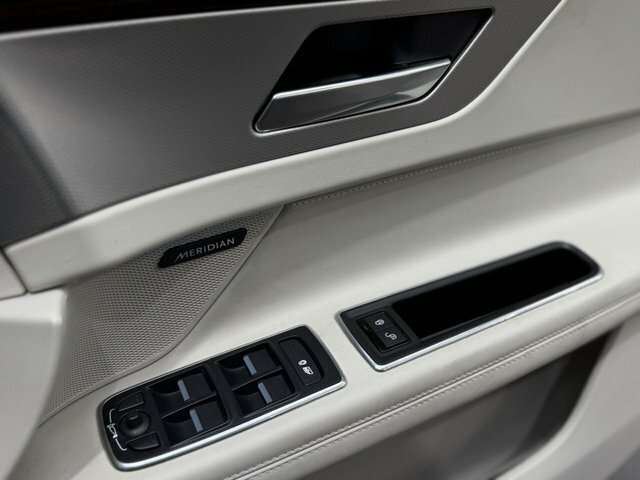 Jaguar XF R-dynamic Se Black White #41