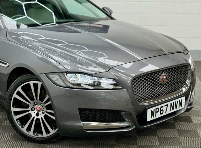 Jaguar XF R-dynamic Se Black White #10